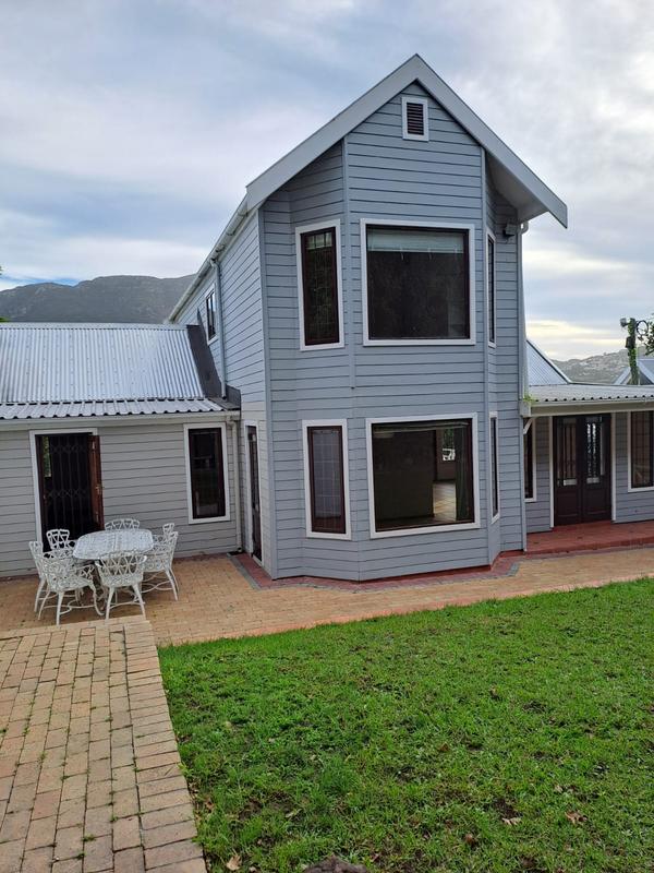 To Let 4 Bedroom Property for Rent in Penzance Estate Western Cape